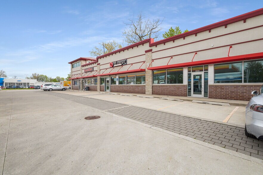 1605 S River Rd, Des Plaines, IL à louer - Photo du bâtiment - Image 2 de 16