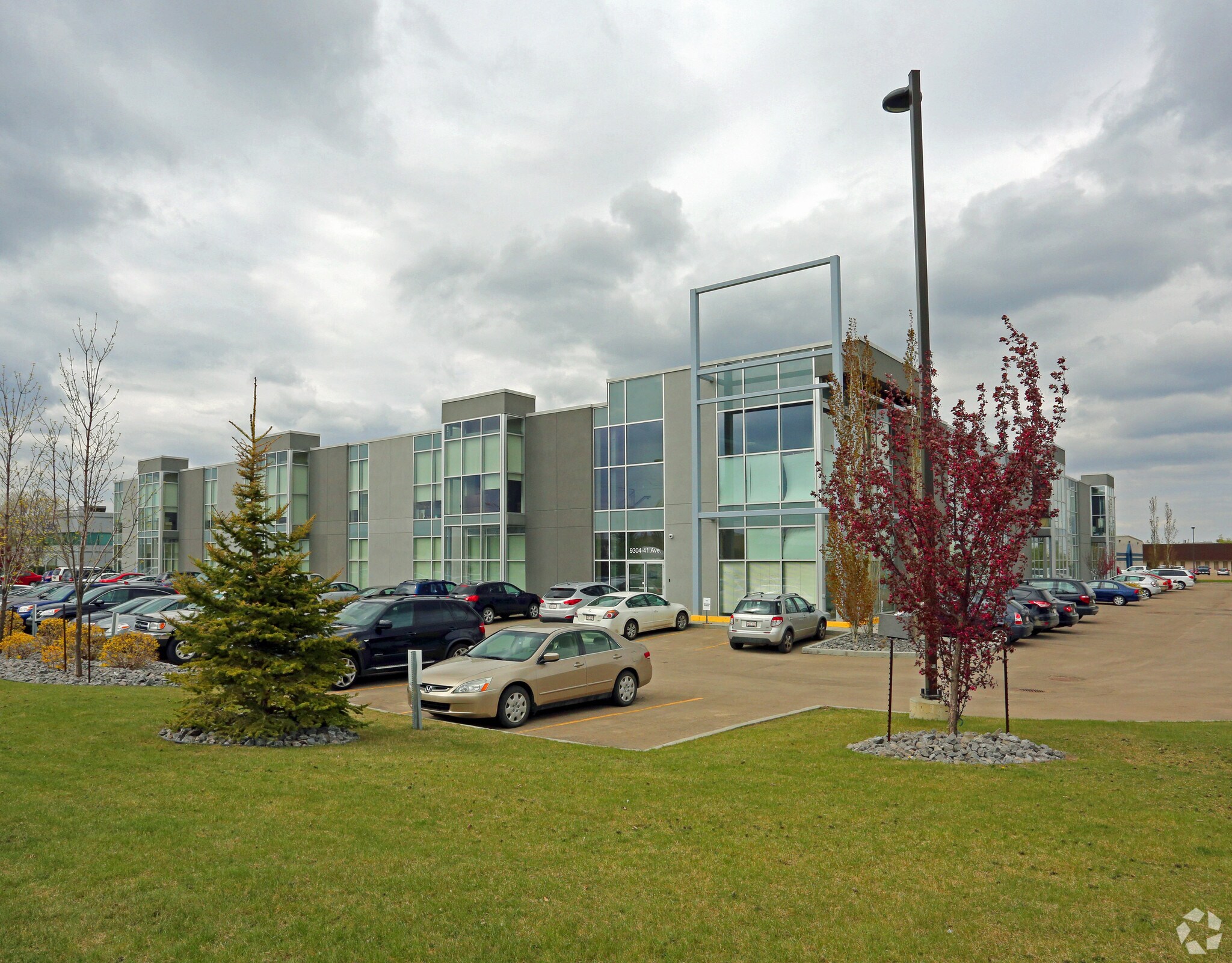 9304 41st Ave NW, Edmonton, AB à vendre Photo principale- Image 1 de 1