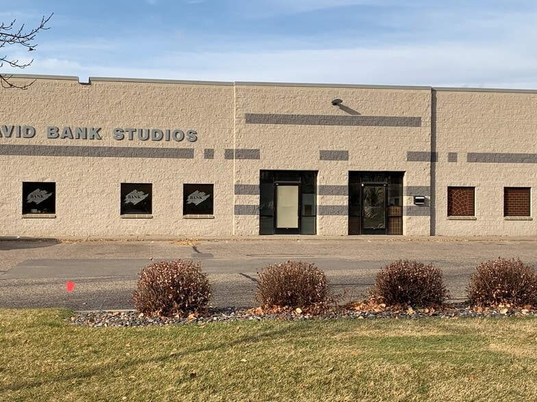1290 Osborne Rd NE, Fridley, MN for lease - Building Photo - Image 1 of 10