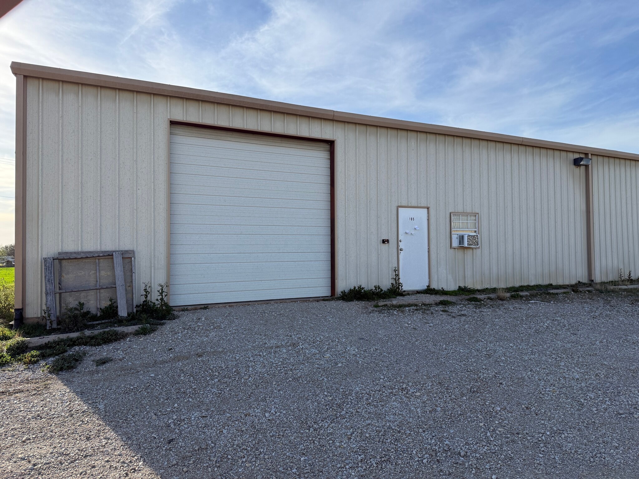 900 Utility Rd, Sanger, TX for lease Building Photo- Image 1 of 10