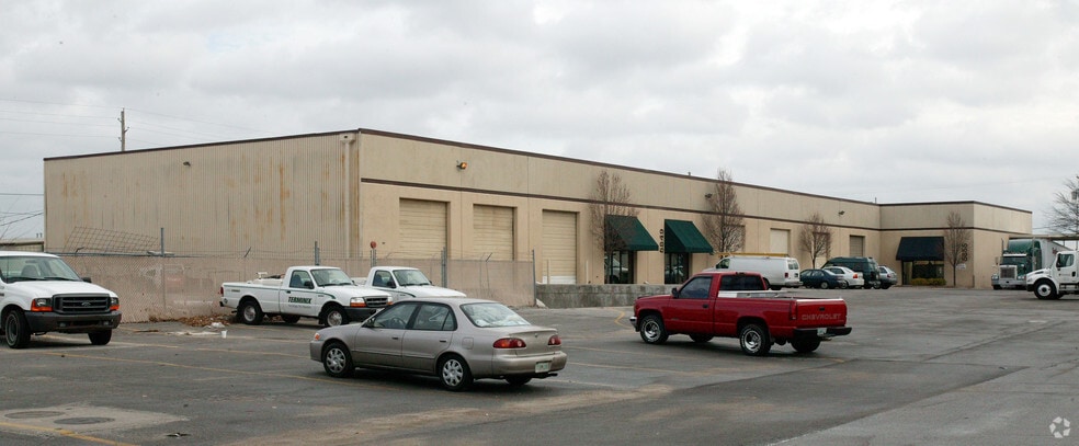 5829-5899 S Garnett Rd, Tulsa, OK à louer - Photo du bâtiment - Image 3 de 6