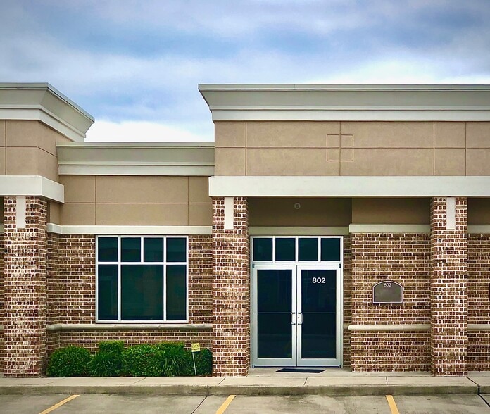 16000 Park Ten Pl, Houston, TX for lease - Building Photo - Image 1 of 19