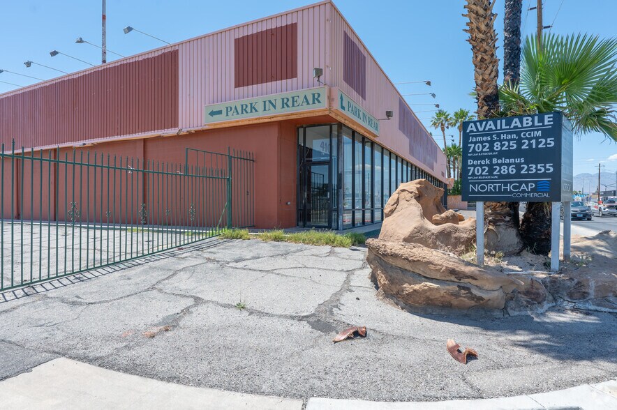 4101 W Charleston Blvd, Las Vegas, NV à vendre - Photo du bâtiment - Image 2 de 20