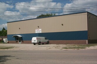 1101 SW Butterworth St, Grand Rapids, MI for lease Building Photo- Image 2 of 17