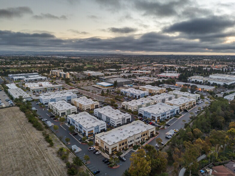 815 Anchorage Pl, Chula Vista, CA à louer - Photo du bâtiment - Image 3 de 6
