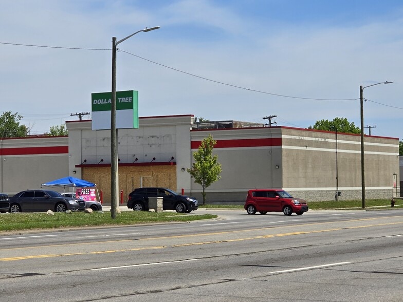 2250 W Davison, Detroit, MI for lease - Building Photo - Image 3 of 17