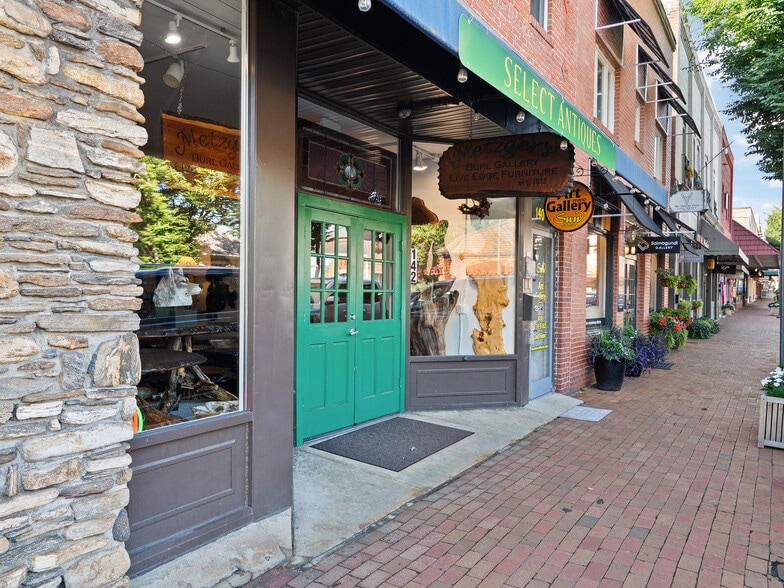 142 N Main St, Waynesville, NC for sale - Building Photo - Image 2 of 43