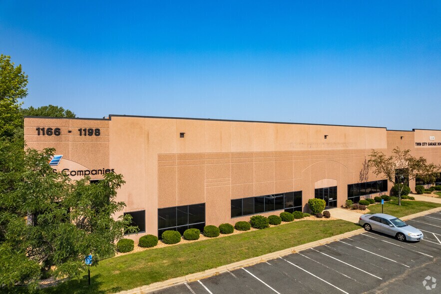 1166-1200 Cliff Rd E, Burnsville, MN à louer - Photo du bâtiment - Image 2 de 11