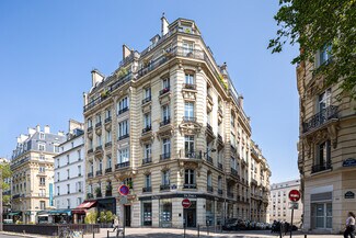 Plus de détails pour Multi-résidentiel à vendre