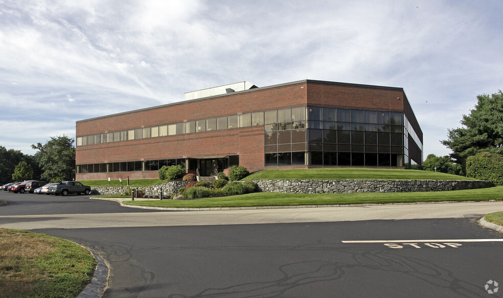 250 Apollo Dr, Chelmsford, MA for lease - Building Photo - Image 1 of 9