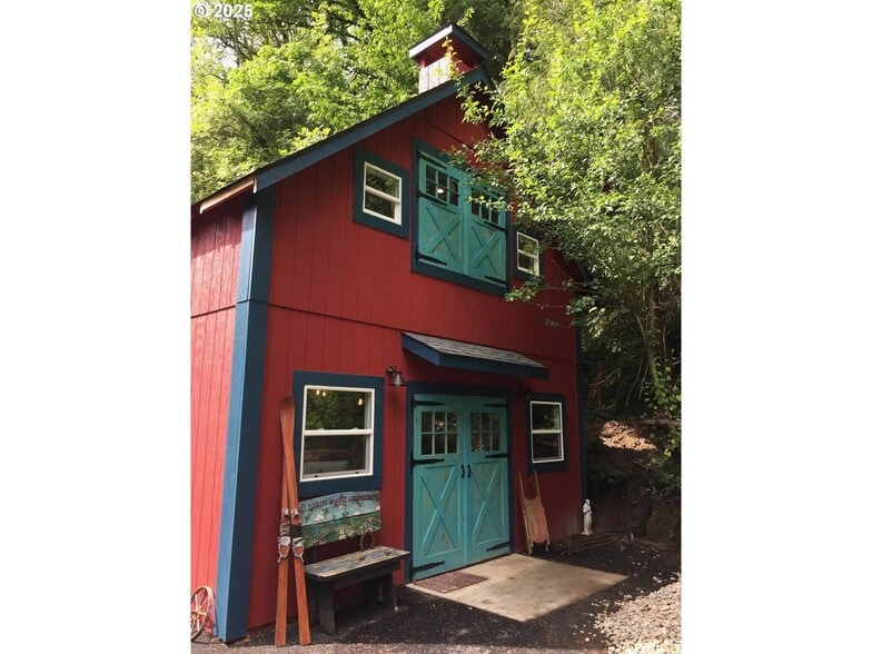 8720 SW Katherine Ln, Portland, OR for sale - Building Photo - Image 3 of 10