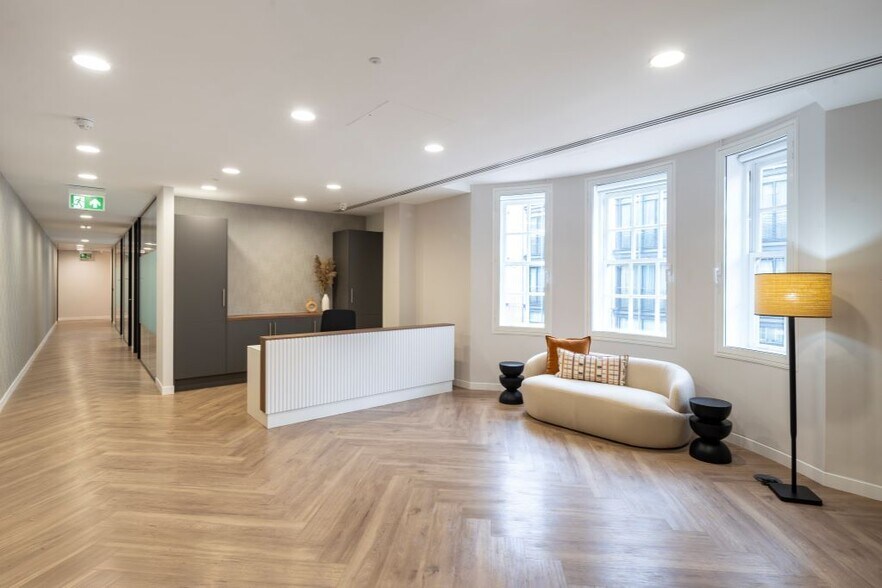 55 Grosvenor St, Londres à louer - Photo du bâtiment - Image 2 de 6