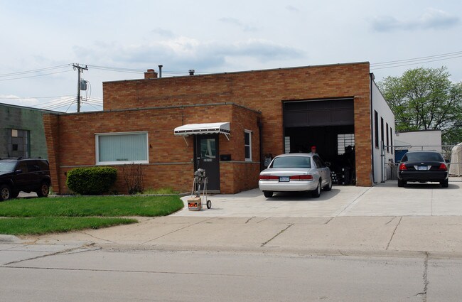 Plus de détails pour 23295 Blackstone Ave, Warren, MI - Industriel à louer