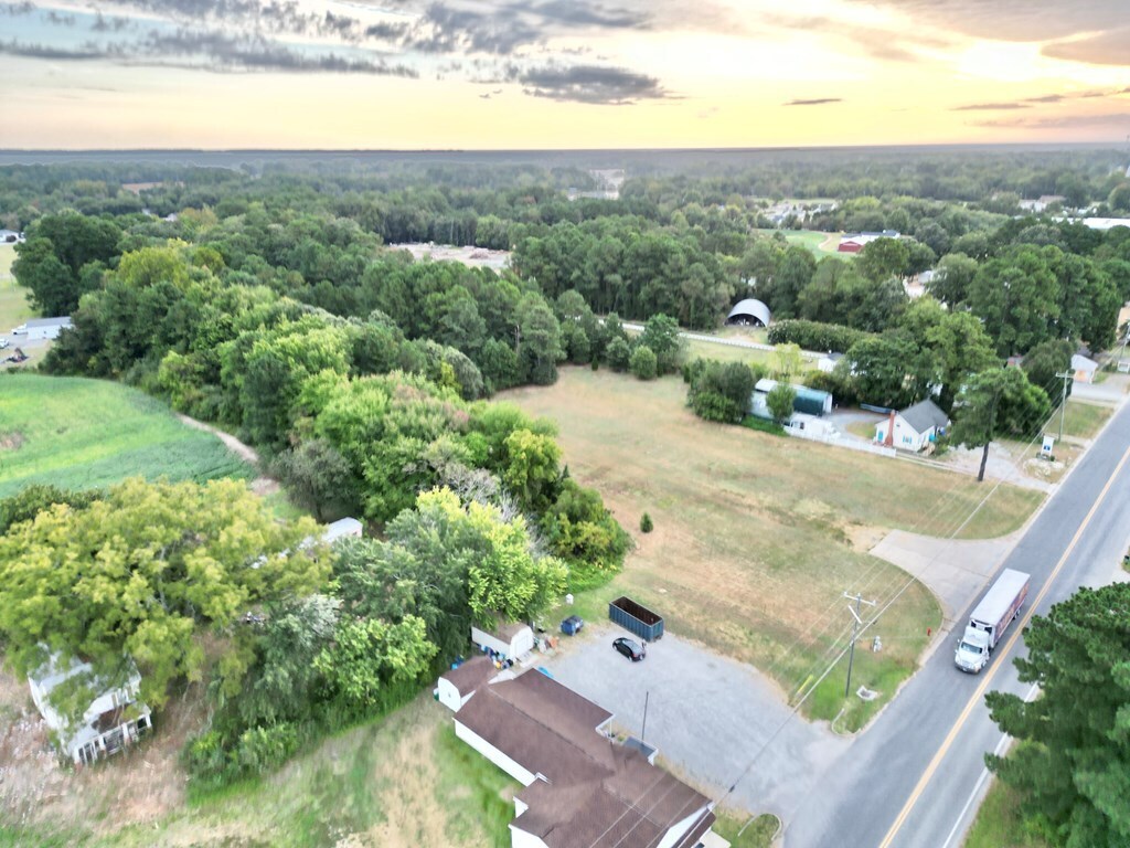 16445 General Puller Hwy, Deltaville, VA à vendre Photo du bâtiment- Image 1 de 7