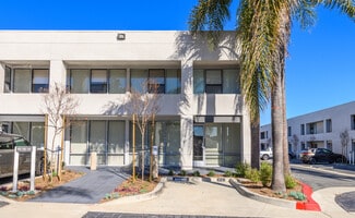 Plus de détails pour 711 W 17th St, Costa Mesa, CA - Local d'activités à louer