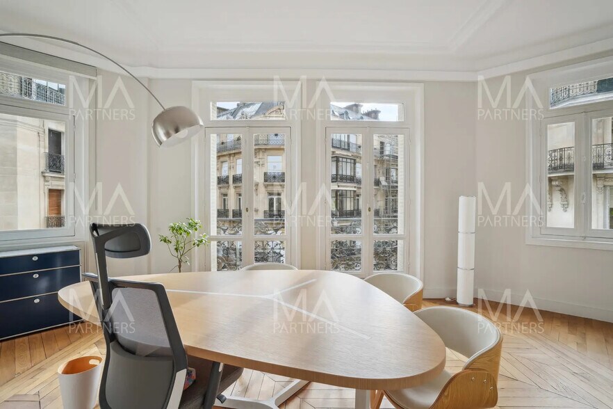 14 Rue Clément Marot, Paris à vendre - Photo intérieure - Image 1 de 11