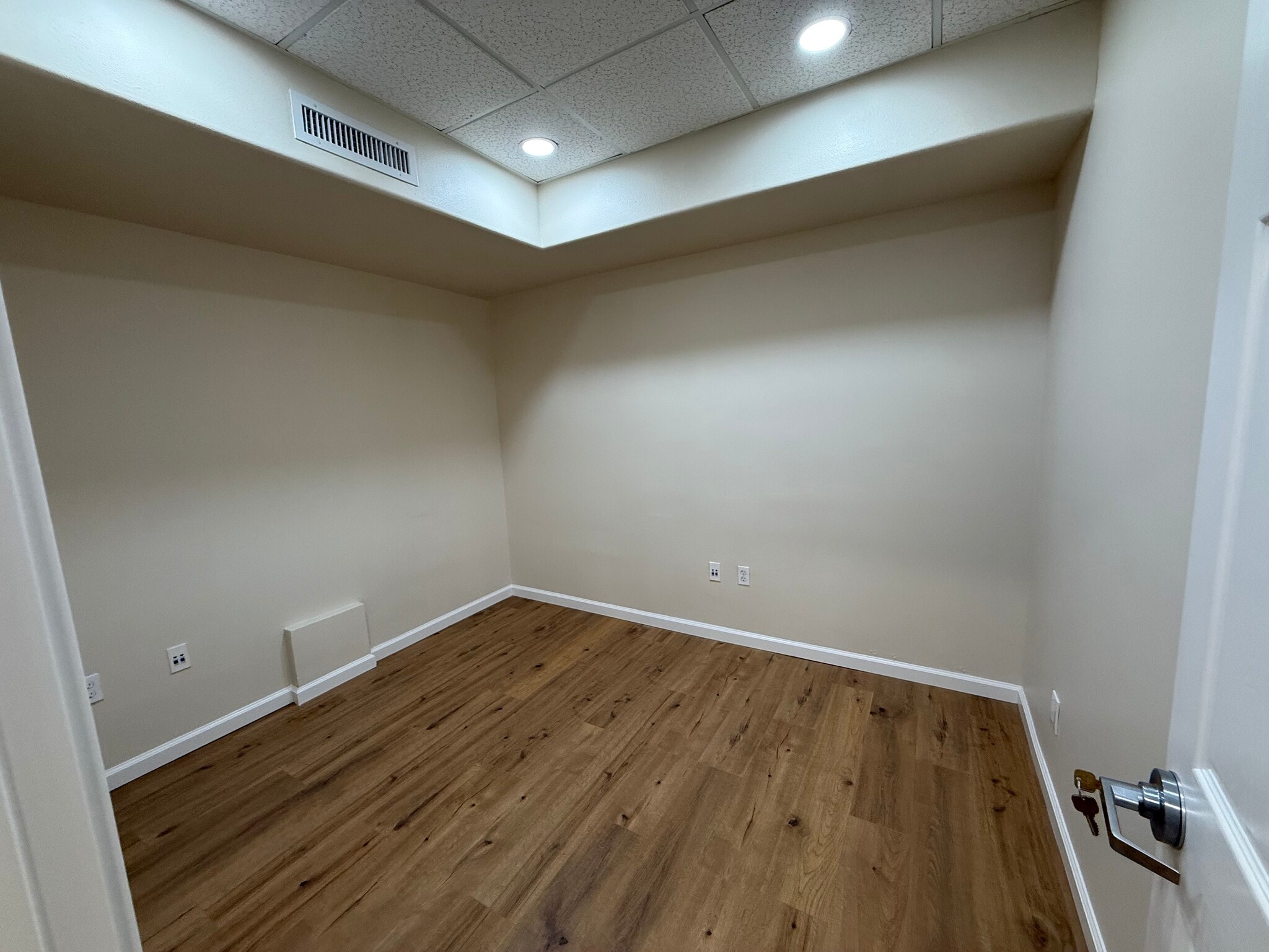 11 5th St, Petaluma, CA à louer Photo intérieure- Image 1 de 2