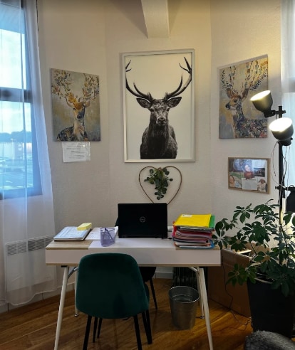 10 Rue Des Roseaux, Saint-Mitre-les-Remparts for lease Interior Photo- Image 1 of 5