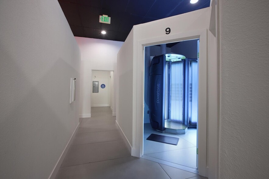 2240 Honolulu Ave, Montrose, CA à louer - Photo intérieure - Image 2 de 16