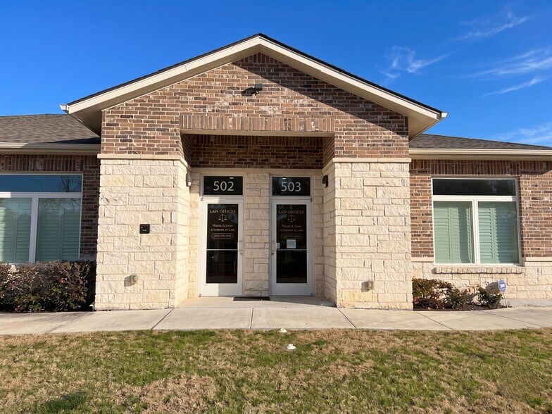 3309 Forest Creek Dr, Round Rock, TX à vendre - Photo du bâtiment - Image 2 de 16