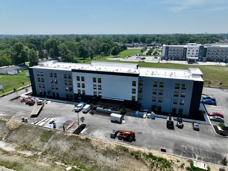 5128 Cartwright Drive, Kokomo, IN à vendre - Photo de construction - Image 2 de 8