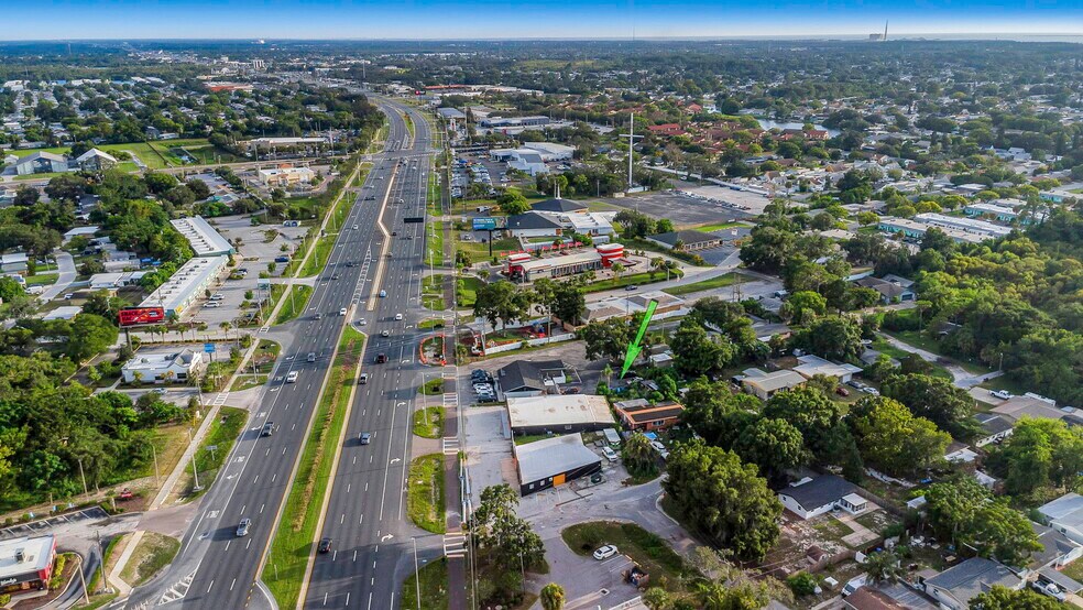 4237 US Highway 19, New Port Richey, FL à vendre - Photo du bâtiment - Image 3 de 14