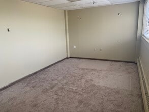 705 SW 10th St, Blue Springs, MO for lease Interior Photo- Image 2 of 3