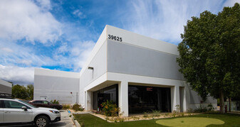 39625 Entrepreneur Ln, Palm Desert CA - Warehouse