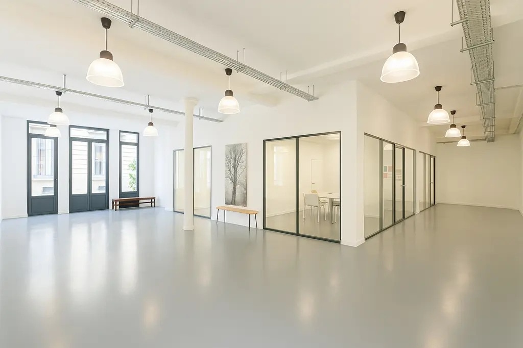 Office in Paris for sale Interior Photo- Image 1 of 5