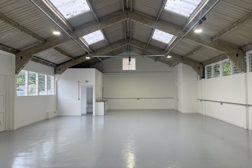 Chapel Ln, Westcott for lease - Interior Photo - Image 3 of 4