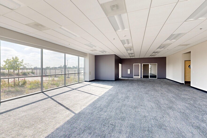 W Paige Ave & S I St, Tulare, CA à louer - Numérisation 3D de Matterport - Image 3 de 8