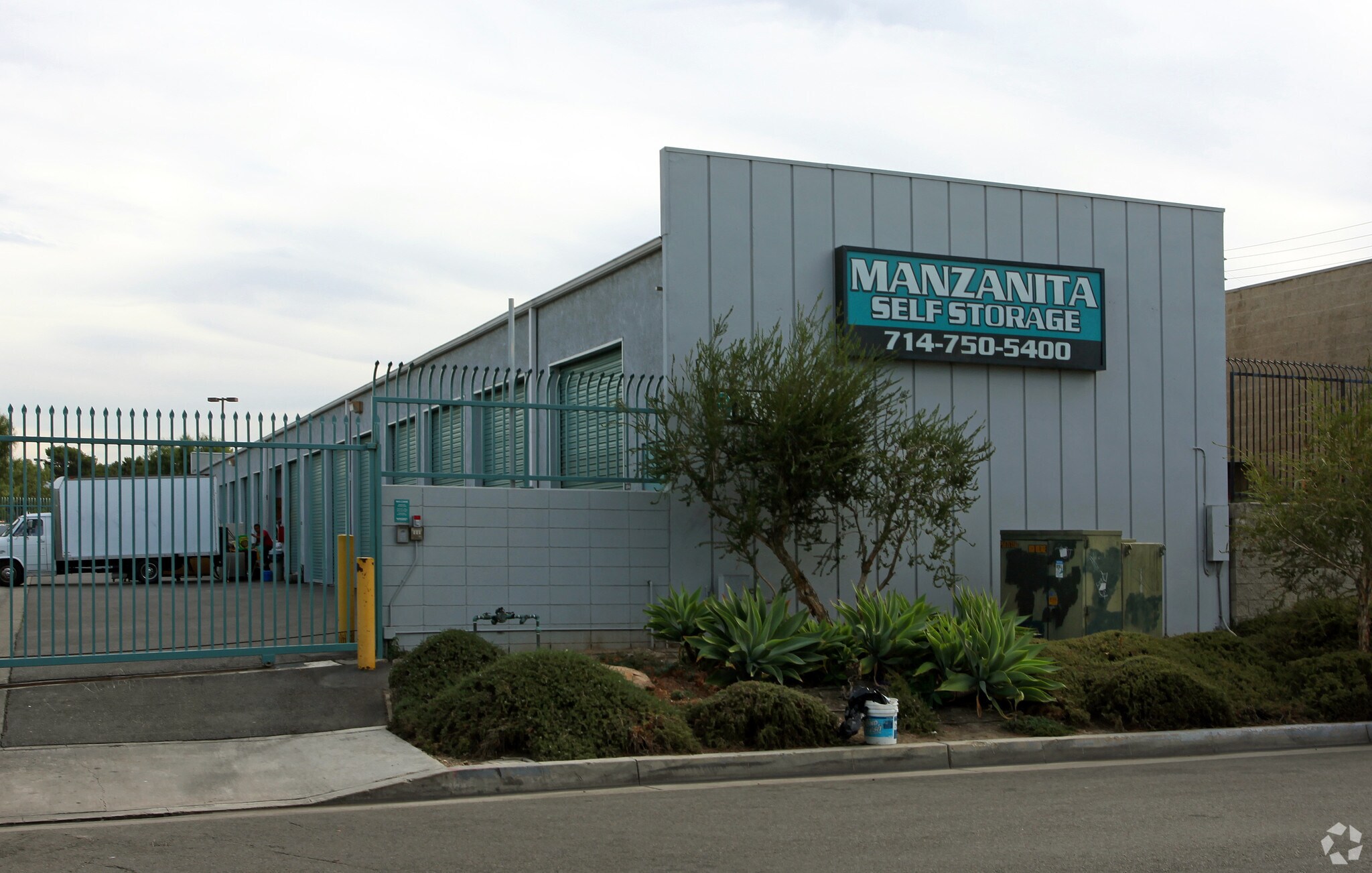 1333 N Manzanita St, Orange, CA à louer Photo du bâtiment- Image 1 de 8
