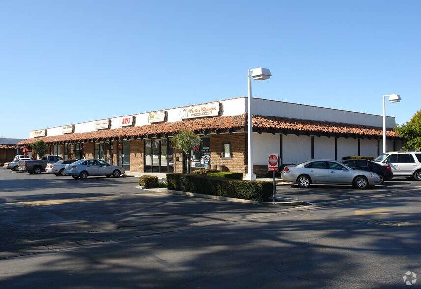 453-467 W Channel Islands Blvd, Port Hueneme, CA à vendre - Photo du bâtiment - Image 3 de 3