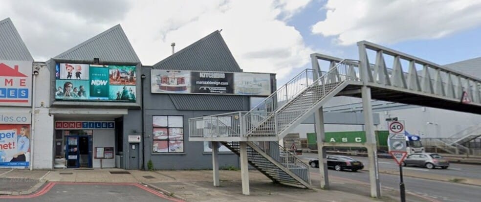 162 Coles Green Rd, London for lease - Building Photo - Image 3 of 5