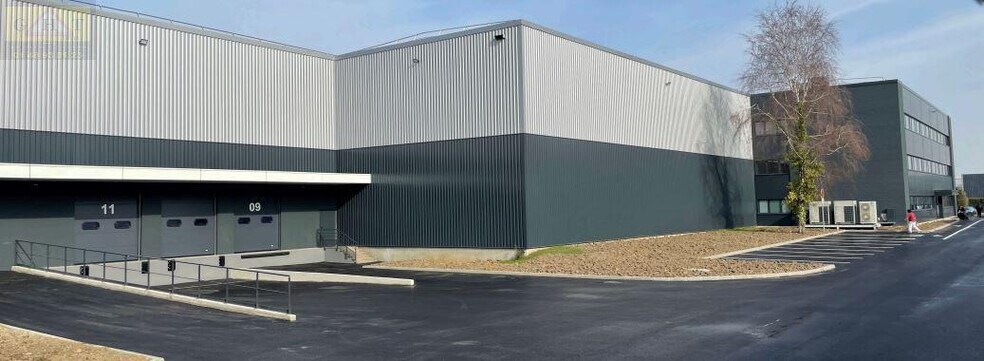 Industrial in Bobigny for lease - Building Photo - Image 2 of 3