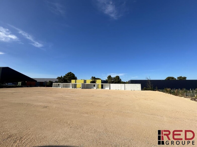 Signes, Signes for lease - Building Photo - Image 1 of 3