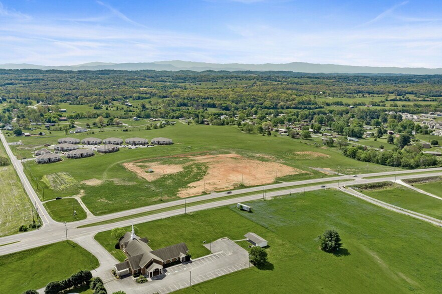 7425 W Andrew Johnson Hwy, Talbott, TN à vendre - Photo du bâtiment - Image 3 de 12