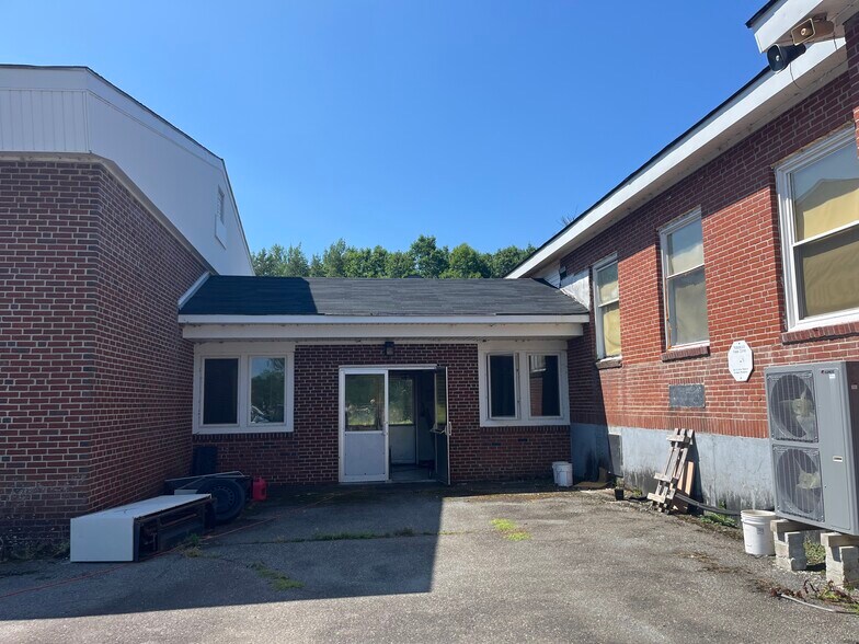 41 Graham ln, Mattawamkeag, ME à vendre - Photo du bâtiment - Image 3 de 11