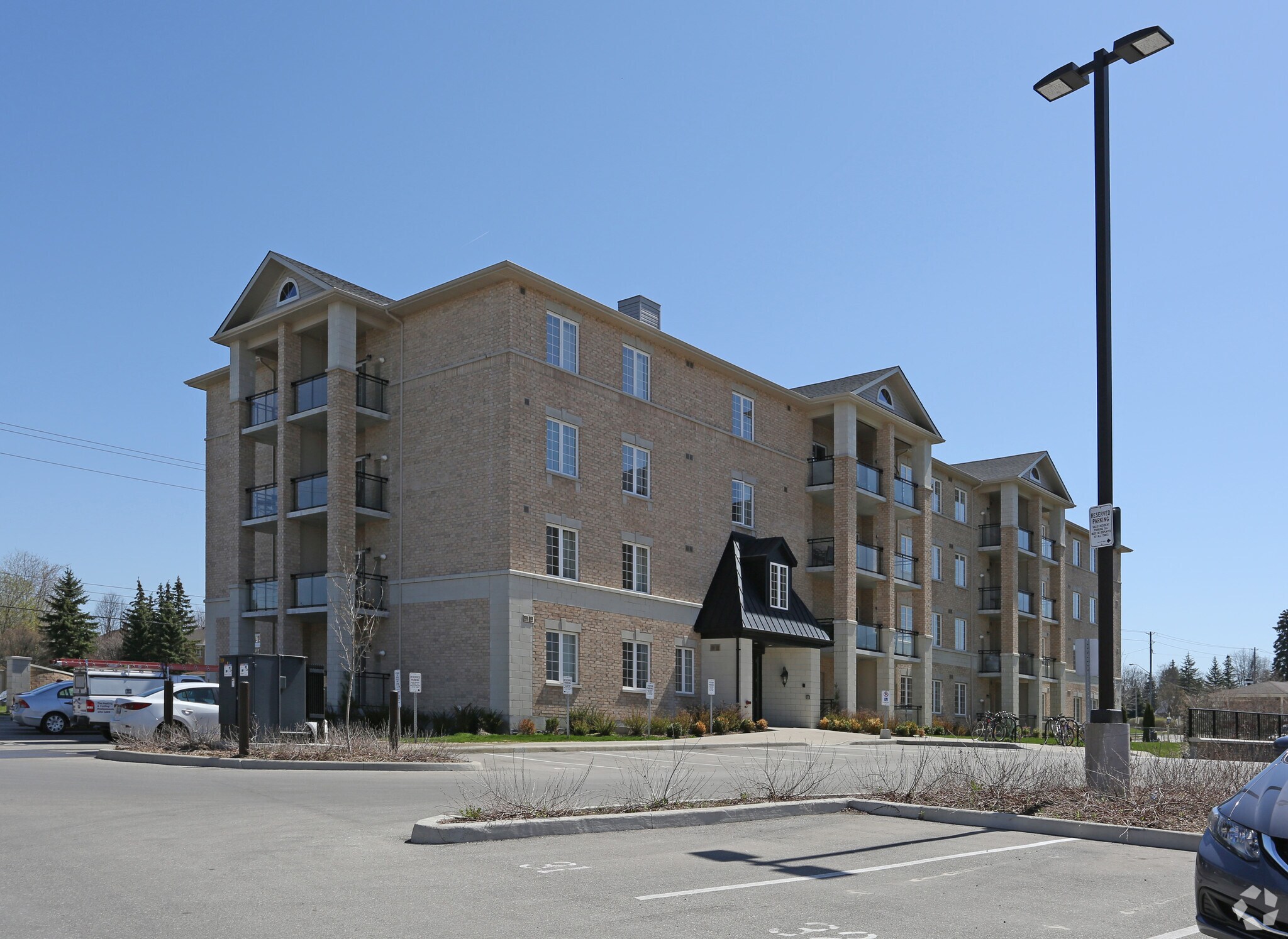 1083 Gordon St, Guelph, ON à vendre Photo principale- Image 1 de 1