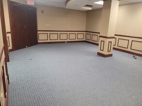 100 W Old Wilson Bridge Rd, Worthington, OH for lease Interior Photo- Image 1 of 7