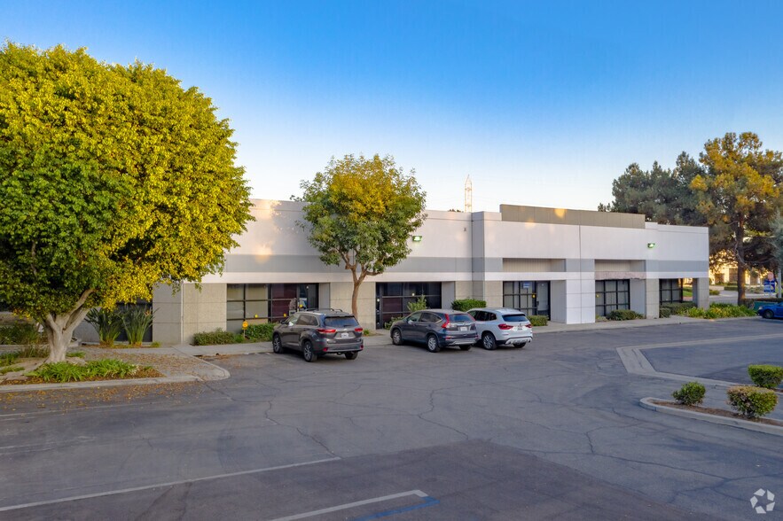 13200 Brooks Dr, Baldwin Park, CA à louer - Photo du bâtiment - Image 1 de 10