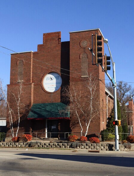 126 E Lincolnway, Morrison, IL à vendre - Photo du bâtiment - Image 1 de 28