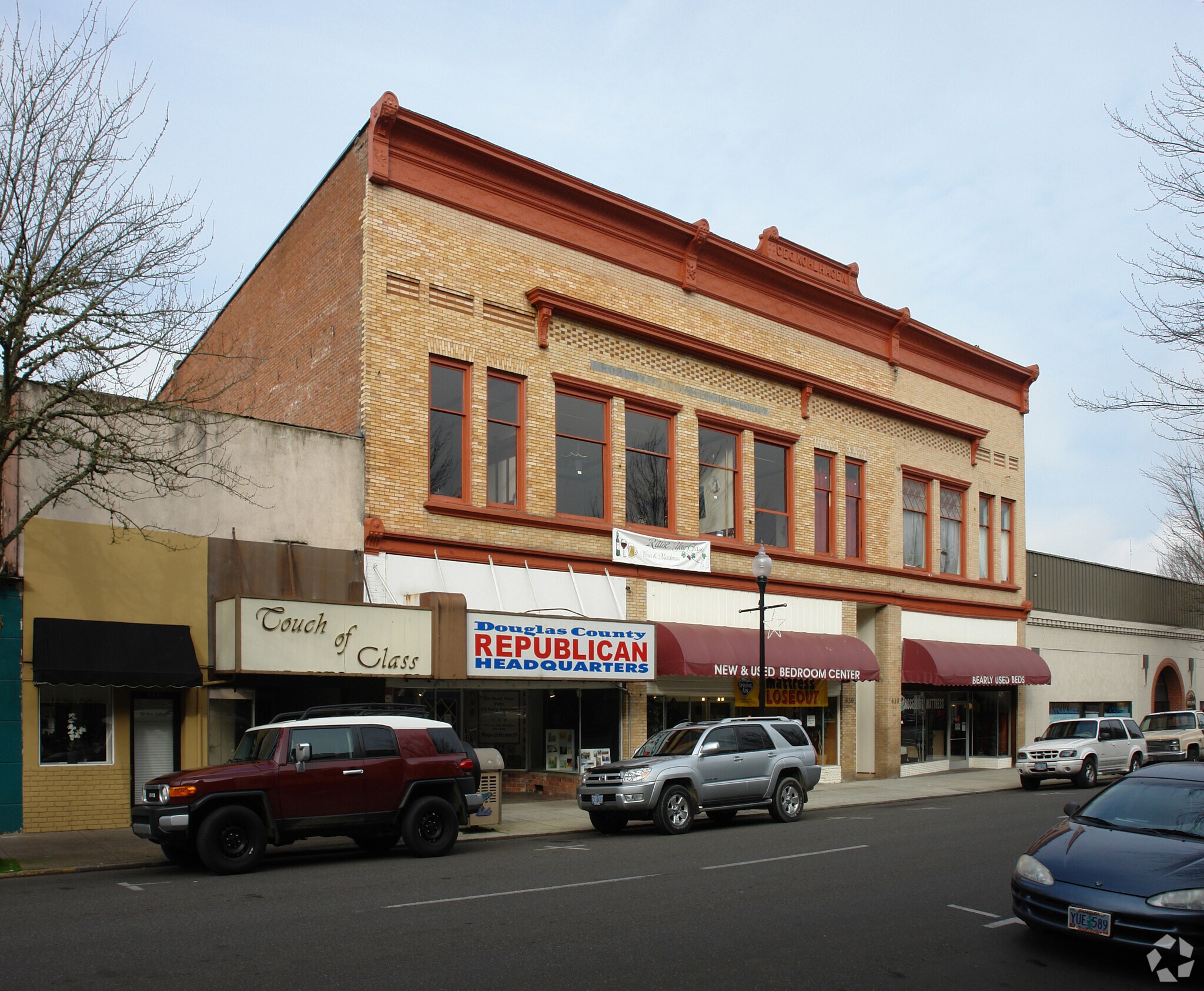 622-630 SE Jackson St, Roseburg, OR for sale Primary Photo- Image 1 of 118