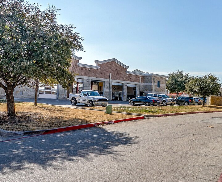 6530 Hawks Creek Ct, Fort Worth, TX à louer - Photo du bâtiment - Image 3 de 9