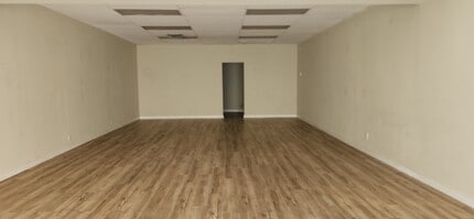6870 Spring Mountain Rd, Las Vegas, NV for lease Interior Photo- Image 2 of 7