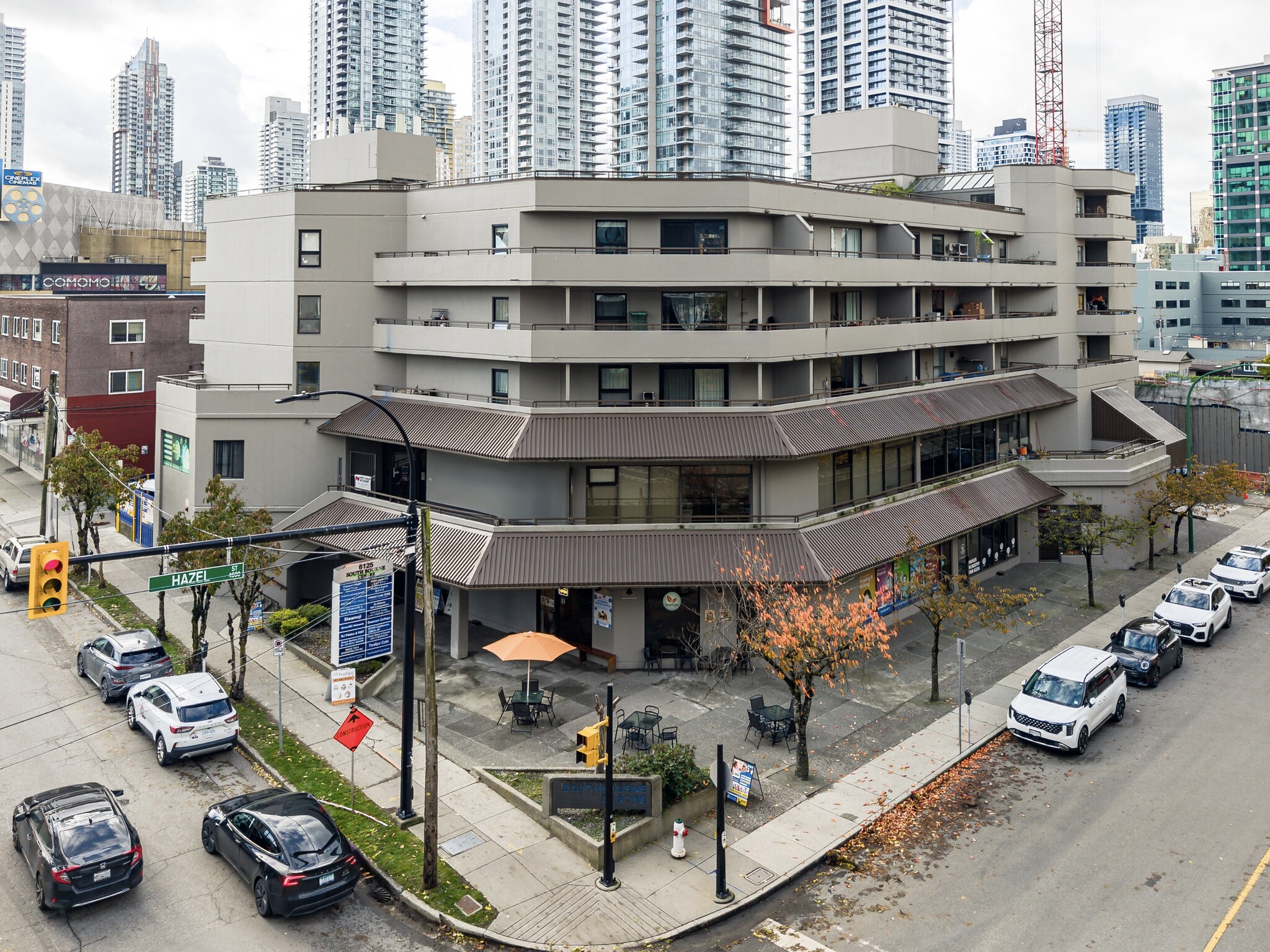 6125 Sussex Ave, Burnaby, BC à louer Photo du bâtiment- Image 1 de 4