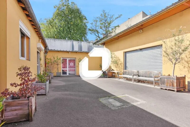 Office in Nanterre for lease Building Photo- Image 1 of 14