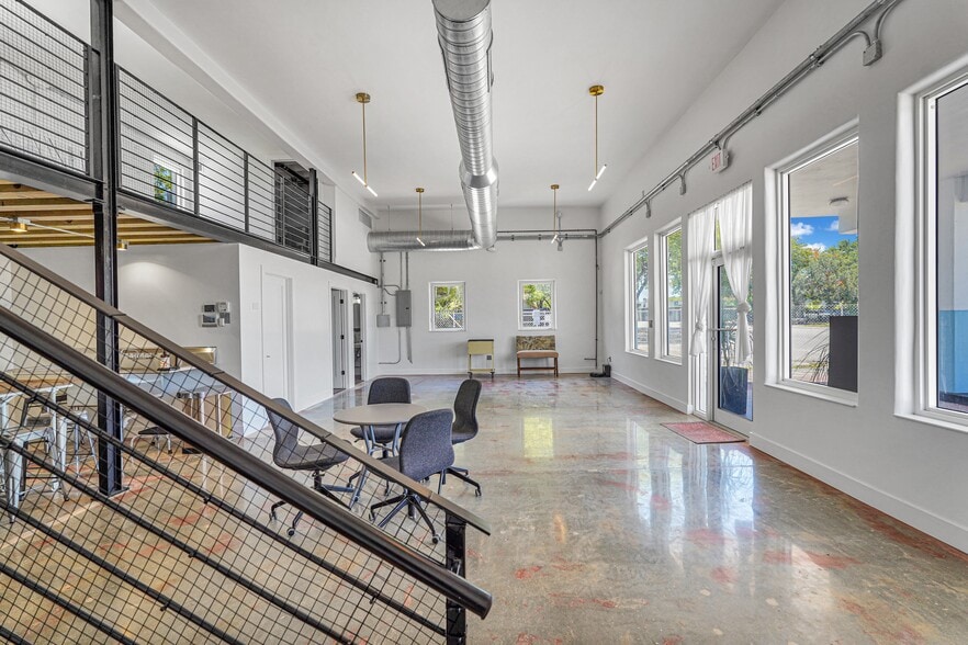 798 NW 62nd St, Miami, FL for lease - Building Photo - Image 3 of 7
