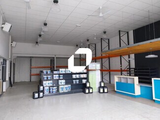 Plus de détails pour Local d'activités à louer