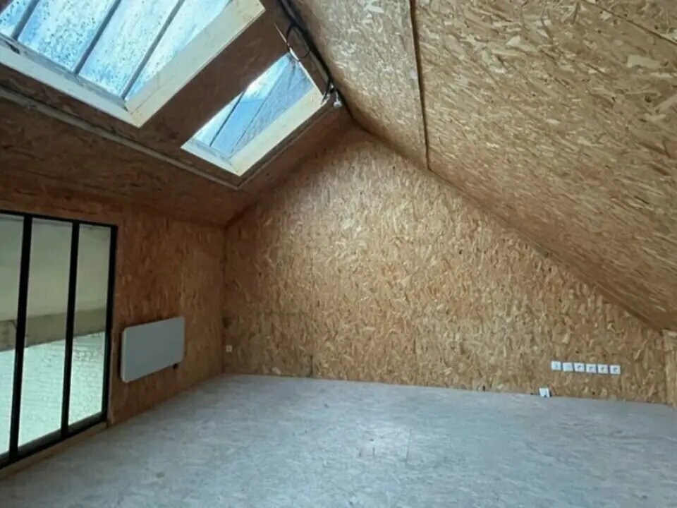 Flex in Rouen for lease Interior Photo- Image 1 of 4